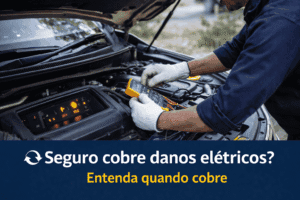 Mecânico inspecionando o sistema elétrico de um carro após falha eletrônica no painel